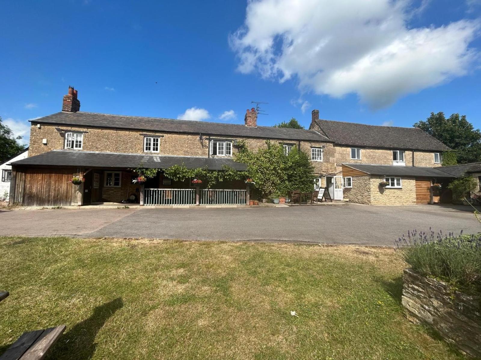 The Highwayman Hotel Kidlington Exterior photo